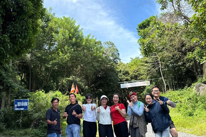 LEO NÚI XANH - CÙNG NHAU KIẾN TẠO THỊNH VƯỢNG XANH